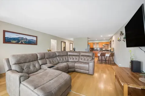 5400 Carriageway Drive Rolling Meadows IL 60008
