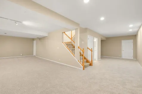 794 Pheasant Trail St. Charles IL 60174
