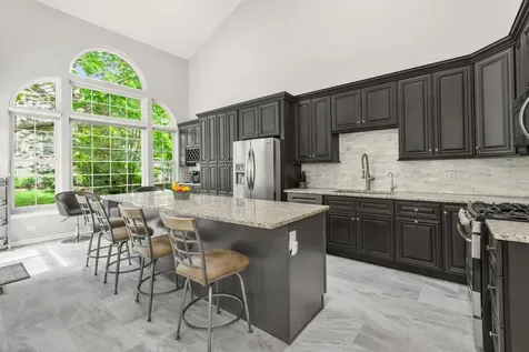 794 Pheasant Trail St. Charles IL 60174