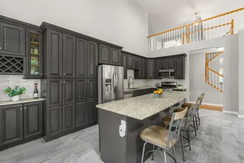 794 Pheasant Trail St. Charles IL 60174