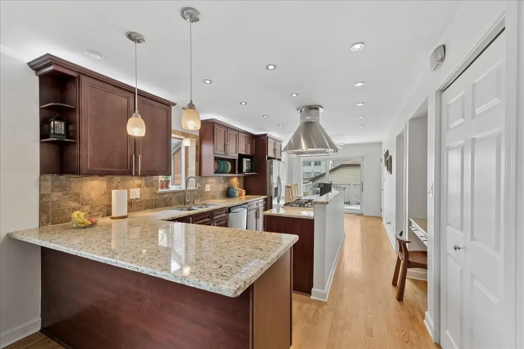 4211 North Melvina Avenue Chicago IL 60634