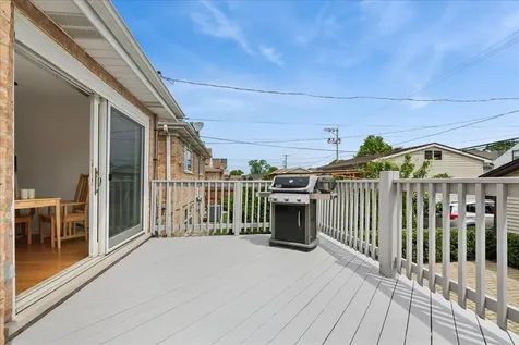 4211 North Melvina Avenue Chicago IL 60634