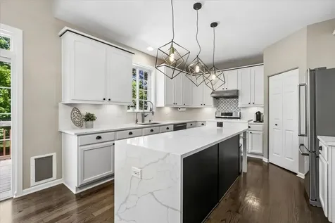 1085 Waterview Circle Antioch IL 60002
