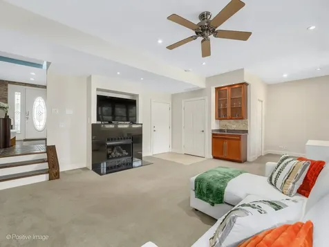 771 West Kristen Court Palatine IL 60067
