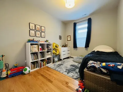3253 North Elston Avenue Chicago IL 60618