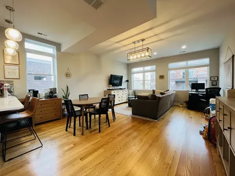 3253 North Elston Avenue Chicago IL 60618