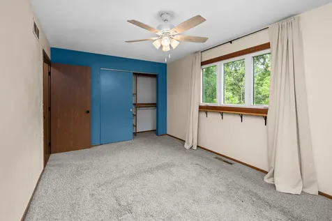 8504 Ridgewood Road Rock Island IL 61201