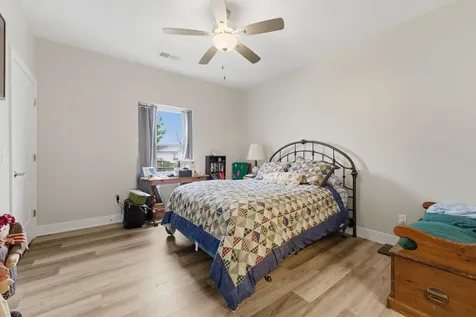 186 Beacon Harbor Circle East Moline IL 61244