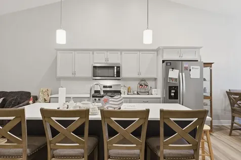 186 Beacon Harbor Circle East Moline IL 61244