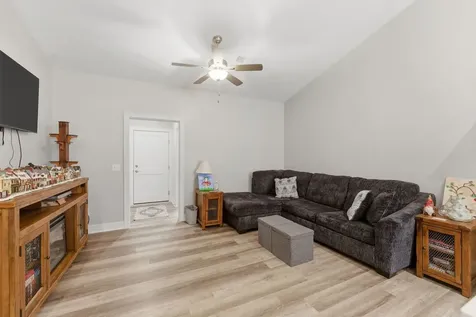 186 Beacon Harbor Circle East Moline IL 61244