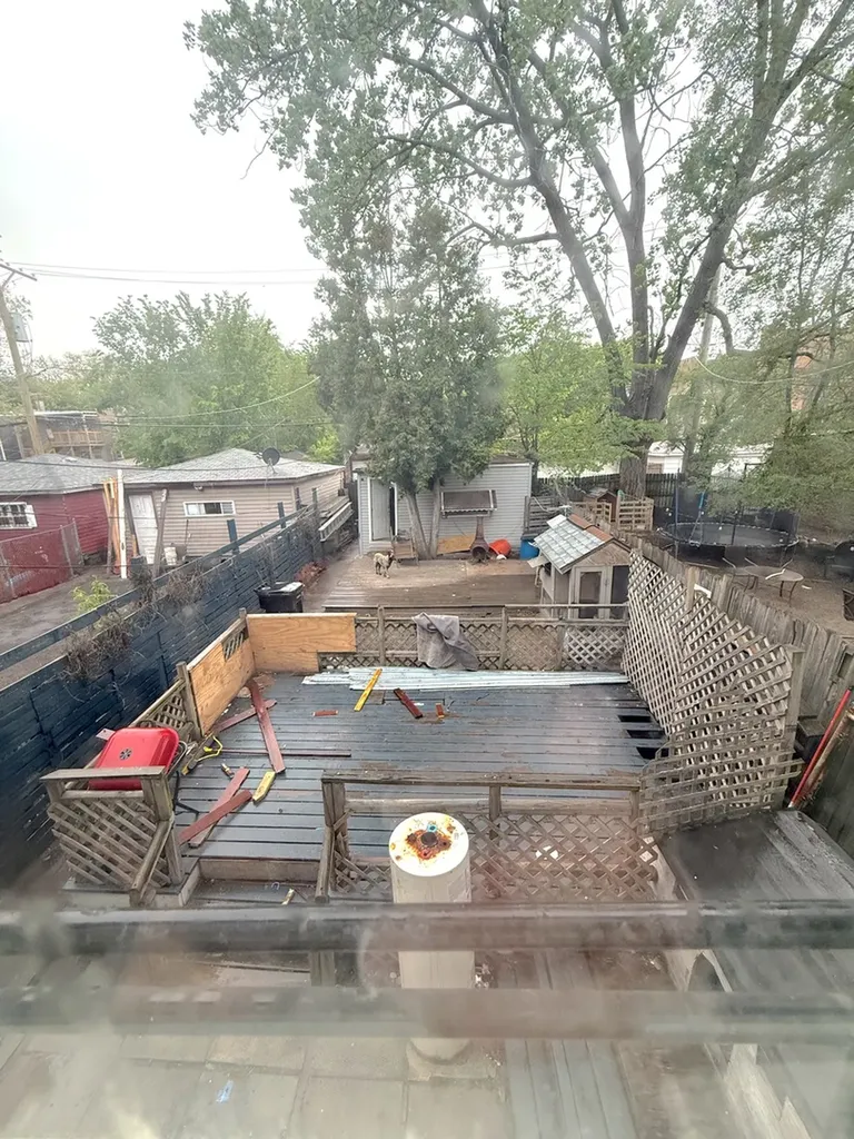 9014 South Escanaba Avenue Chicago IL 60617