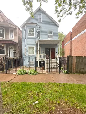 9014 South Escanaba Avenue Chicago IL 60617