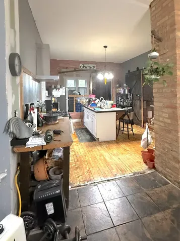 9014 South Escanaba Avenue Chicago IL 60617