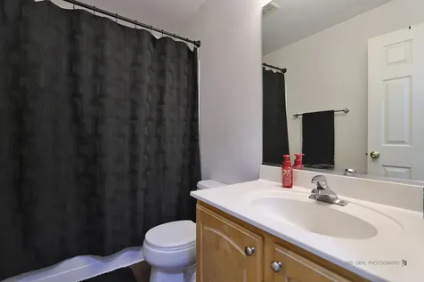 2888 Falling Waters Drive Lindenhurst IL 60046