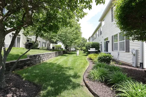 2888 Falling Waters Drive Lindenhurst IL 60046