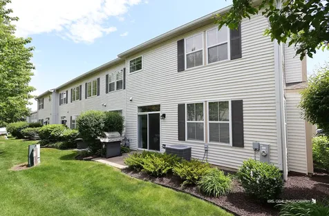 2888 Falling Waters Drive Lindenhurst IL 60046