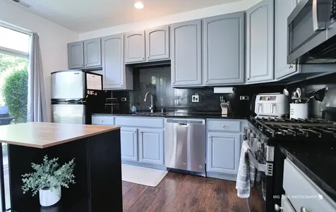 2888 Falling Waters Drive Lindenhurst IL 60046