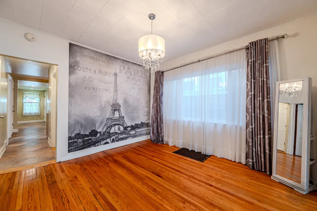 3628 West 83rd Street Chicago IL 60652