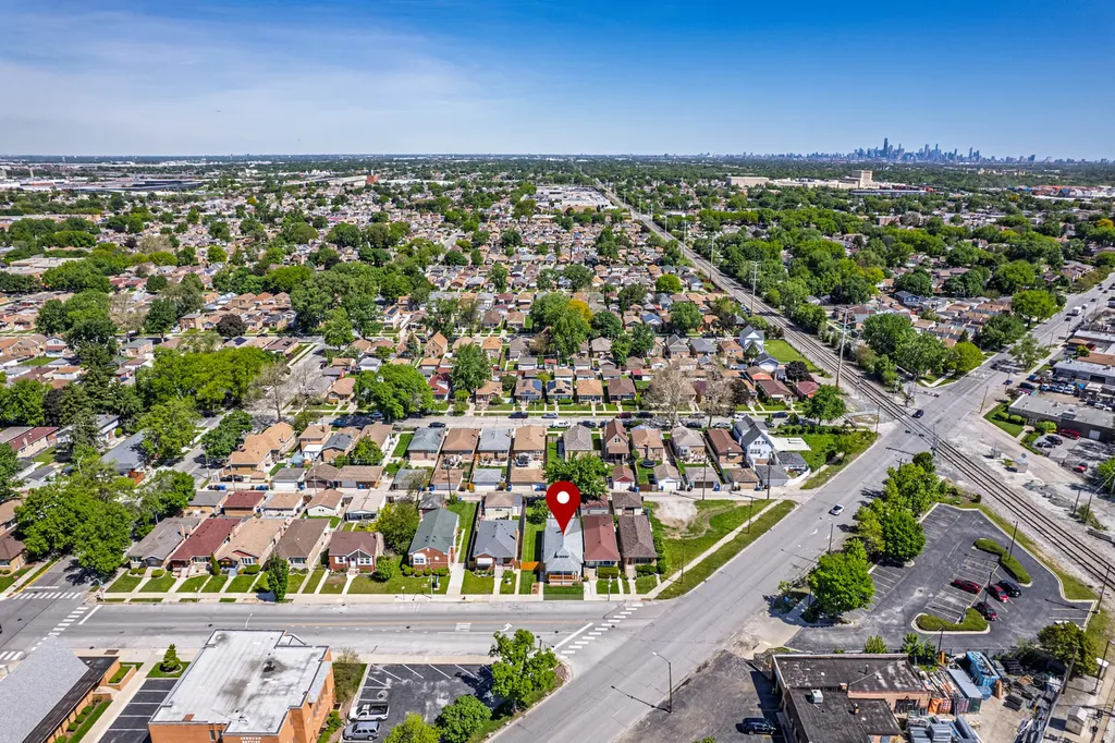 3628 West 83rd Street Chicago IL 60652
