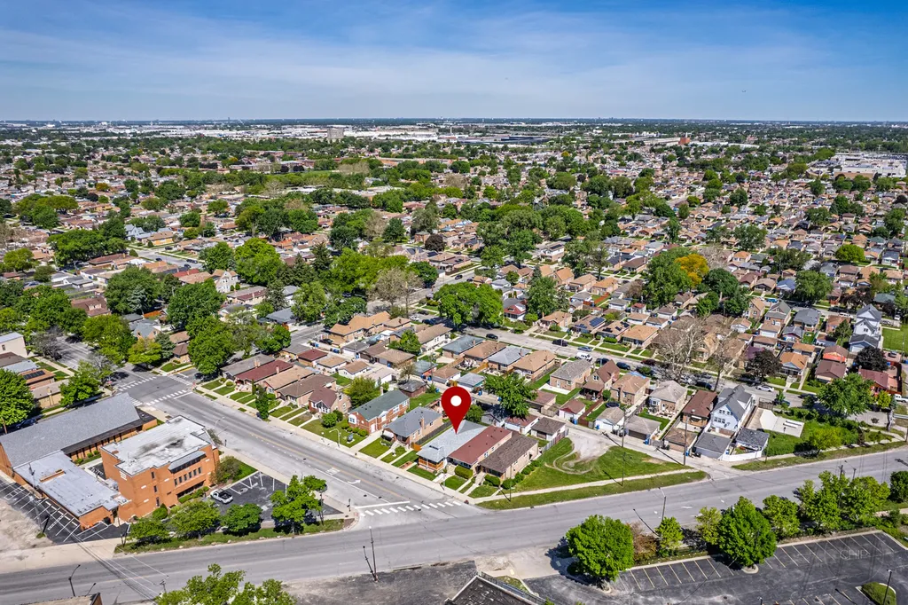 3628 West 83rd Street Chicago IL 60652