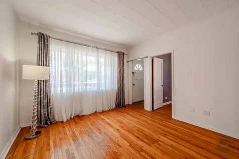 3628 West 83rd Street Chicago IL 60652
