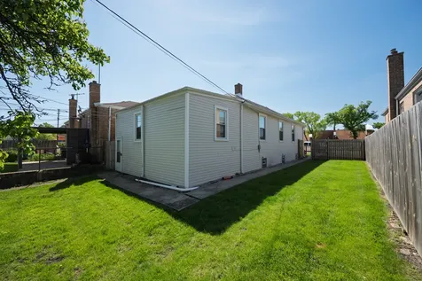 3628 West 83rd Street Chicago IL 60652