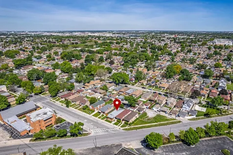 3628 West 83rd Street Chicago IL 60652