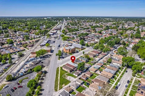 3628 West 83rd Street Chicago IL 60652