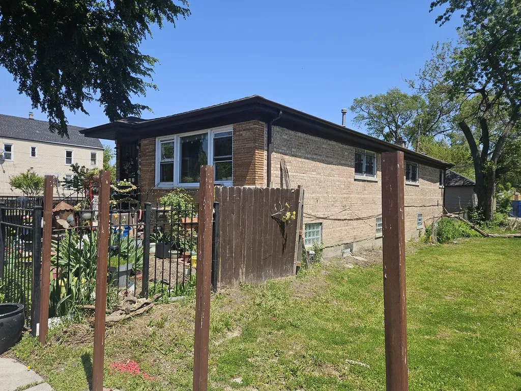 5303 South Winchester Avenue Chicago IL 60609