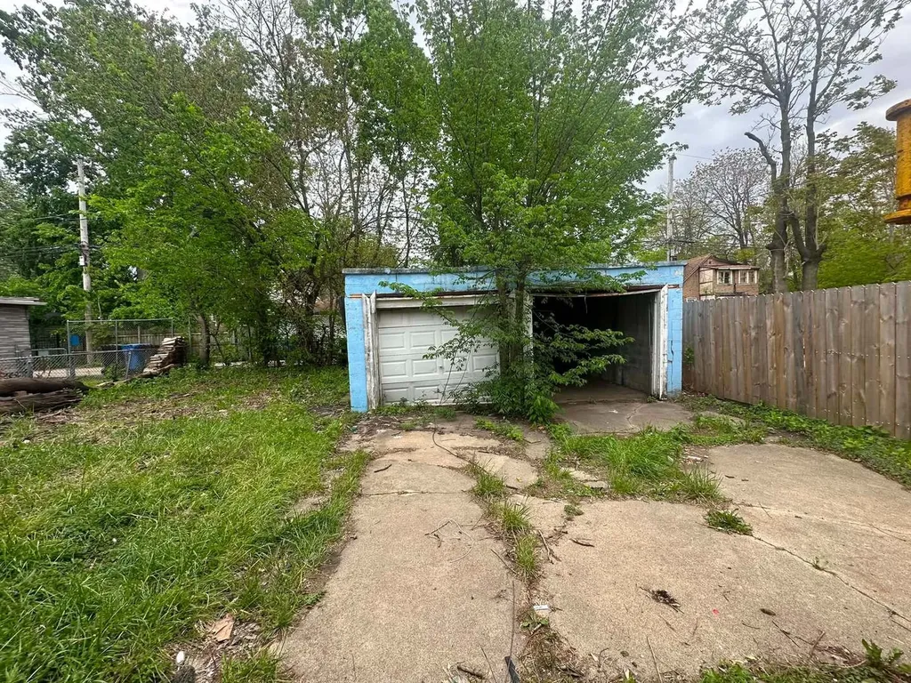 11941 South La Salle Street Chicago IL 60628