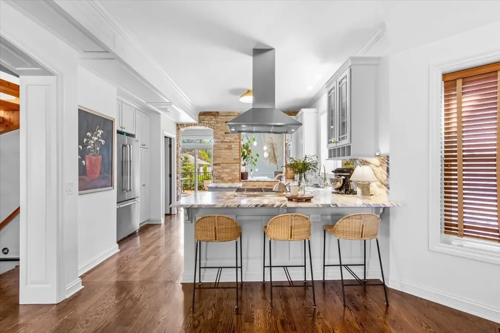 1819 North Whipple Street Chicago IL 60647