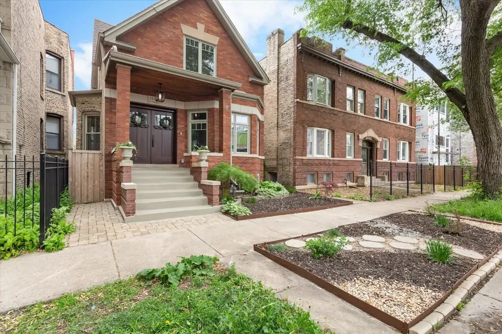 1819 North Whipple Street Chicago IL 60647