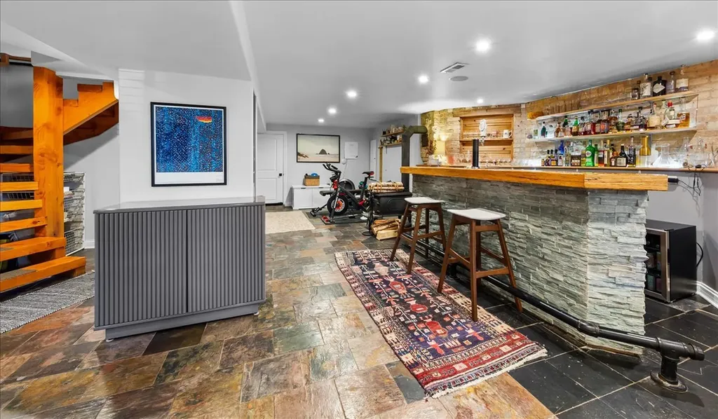 1819 North Whipple Street Chicago IL 60647
