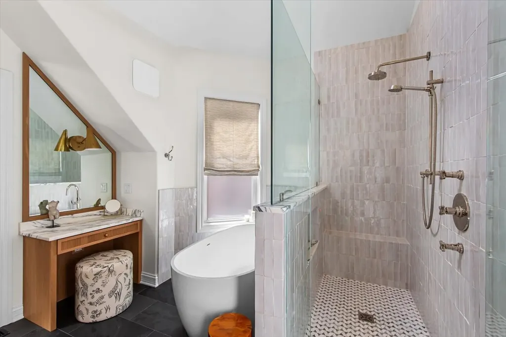 1819 North Whipple Street Chicago IL 60647