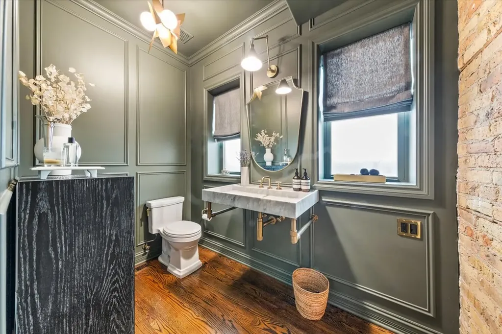 1819 North Whipple Street Chicago IL 60647