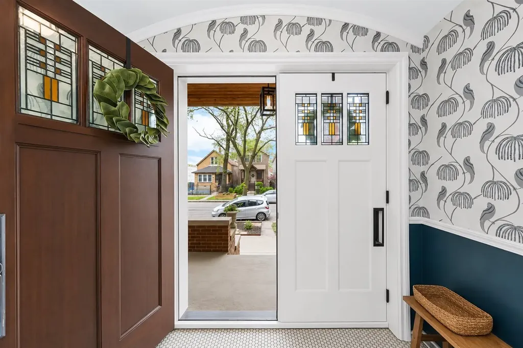 1819 North Whipple Street Chicago IL 60647