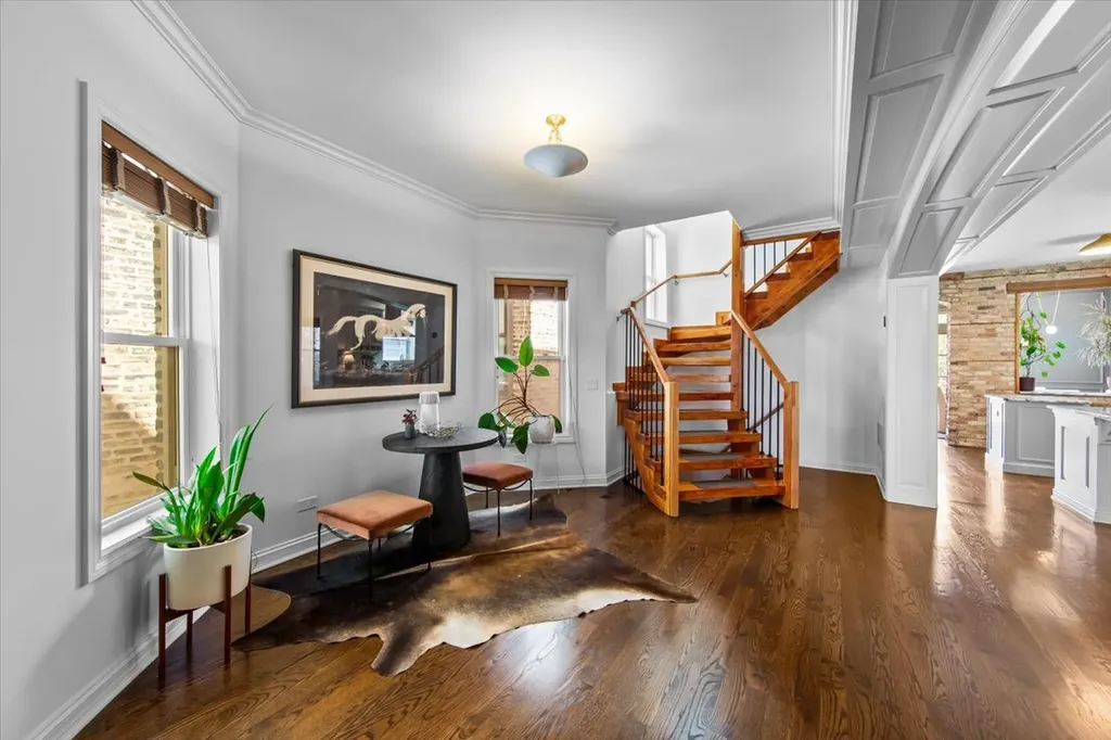 1819 North Whipple Street Chicago IL 60647