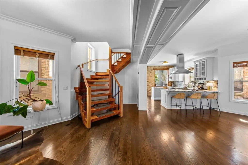 1819 North Whipple Street Chicago IL 60647