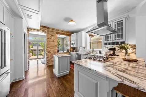 1819 North Whipple Street Chicago IL 60647