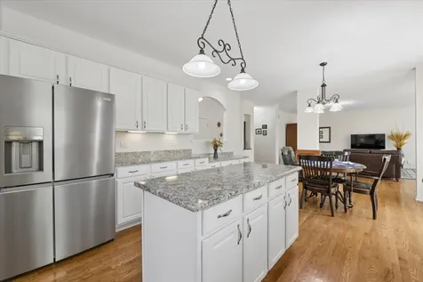 2119 West Thornwood Drive South Elgin IL 60177
