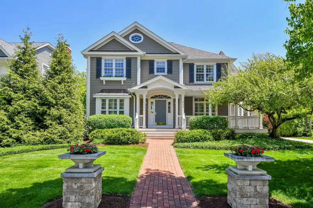 605 Euclid Avenue Glen Ellyn IL 60137