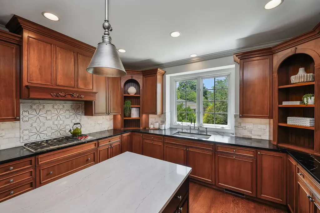 605 Euclid Avenue Glen Ellyn IL 60137