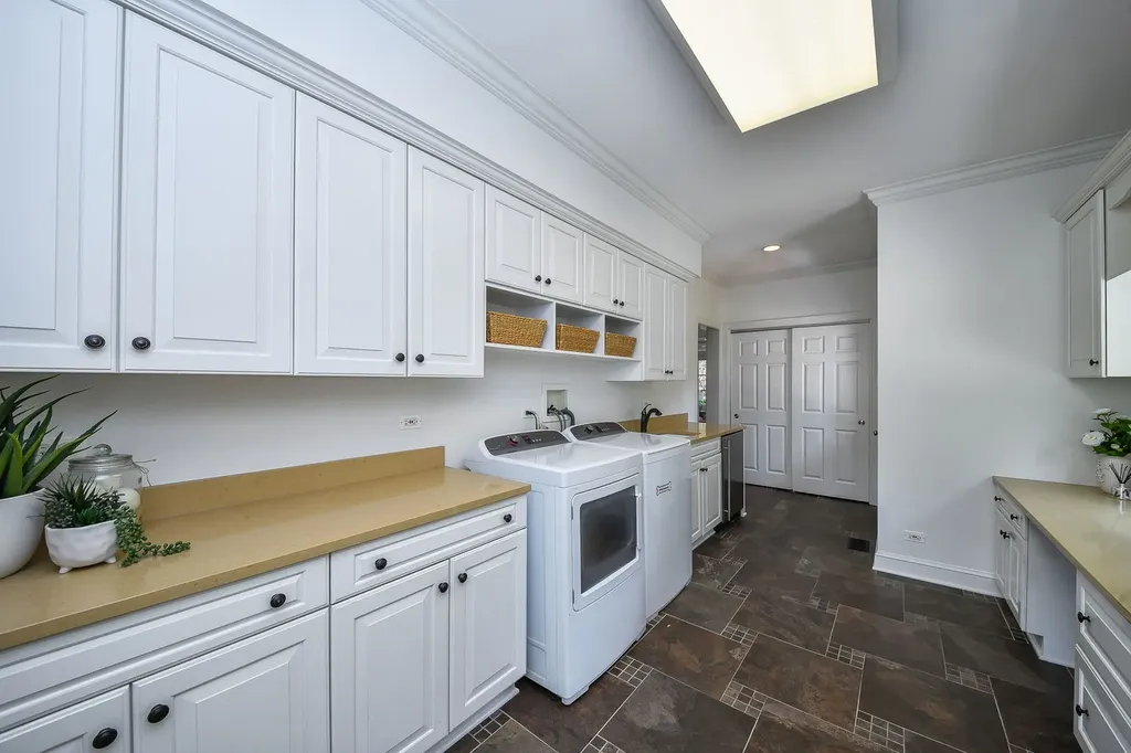 605 Euclid Avenue Glen Ellyn IL 60137