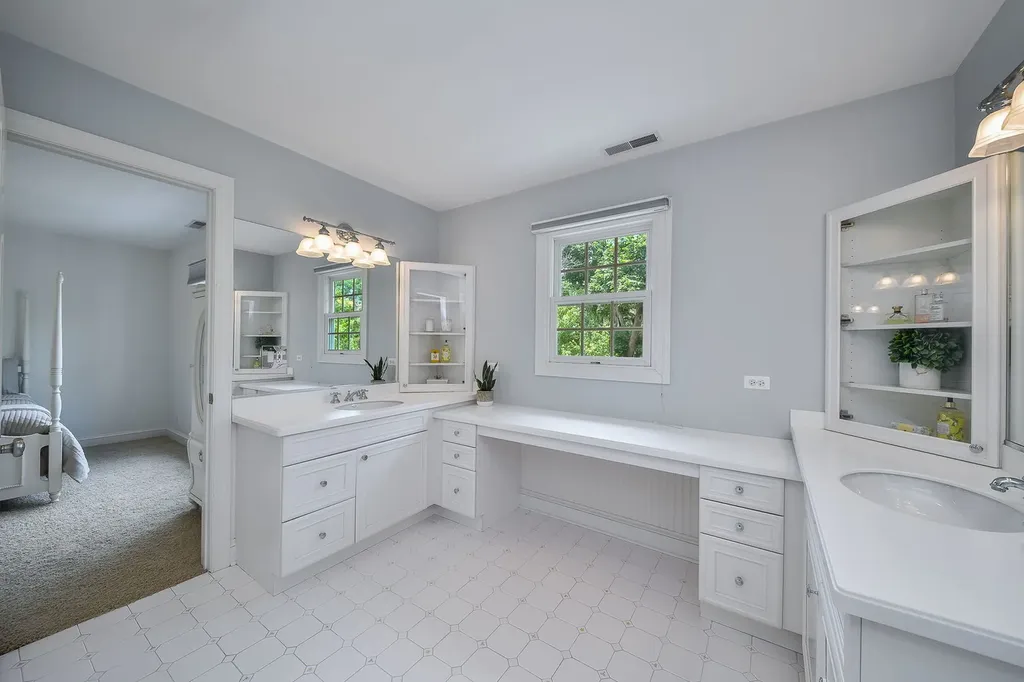 605 Euclid Avenue Glen Ellyn IL 60137