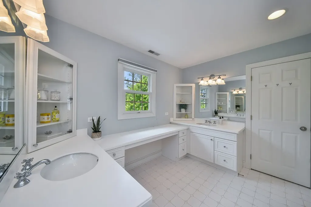 605 Euclid Avenue Glen Ellyn IL 60137