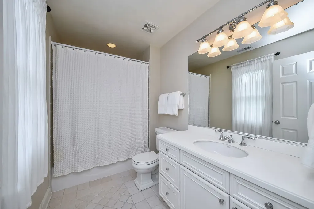 605 Euclid Avenue Glen Ellyn IL 60137