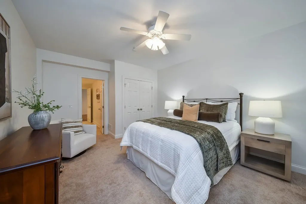 605 Euclid Avenue Glen Ellyn IL 60137