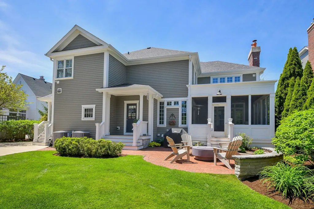 605 Euclid Avenue Glen Ellyn IL 60137