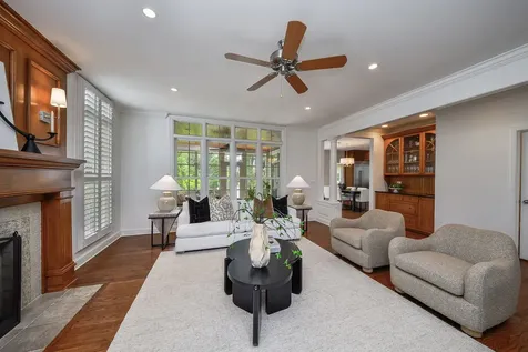 605 Euclid Avenue Glen Ellyn IL 60137