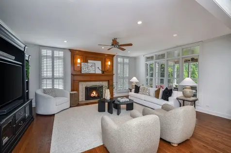 605 Euclid Avenue Glen Ellyn IL 60137
